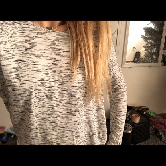 Lululemon long sleeve shirt - Picture 5 of 8